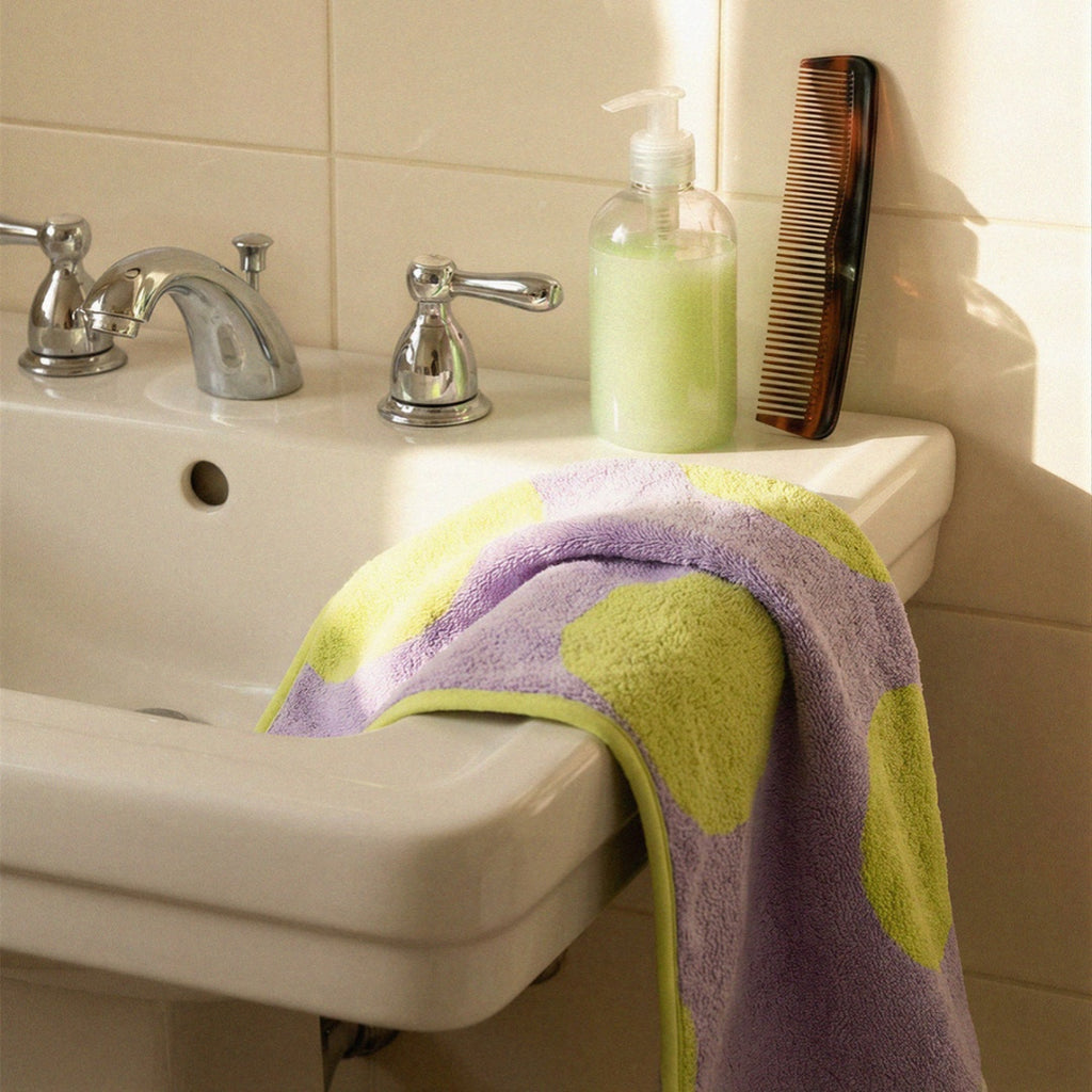 Luxury 100% Cotton Bath Towel - Green Polka Dot